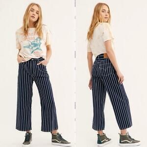 Free People x Levi's Ribcage Pleated Cropped Striped Jeans